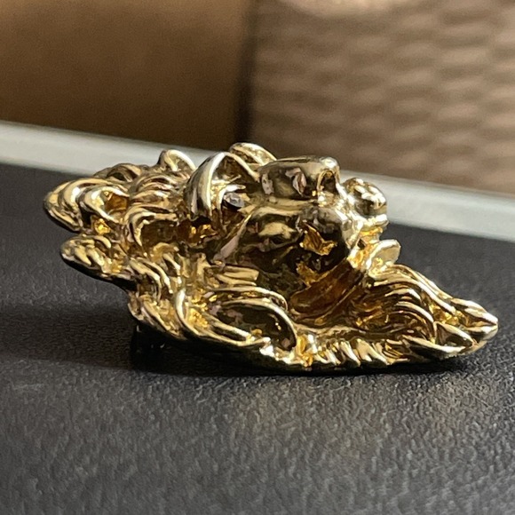 Vintage Lion Head Brooch Pin Rhinestone Eyes in Gold Tone Heavy‎ - Picture 4 of 8